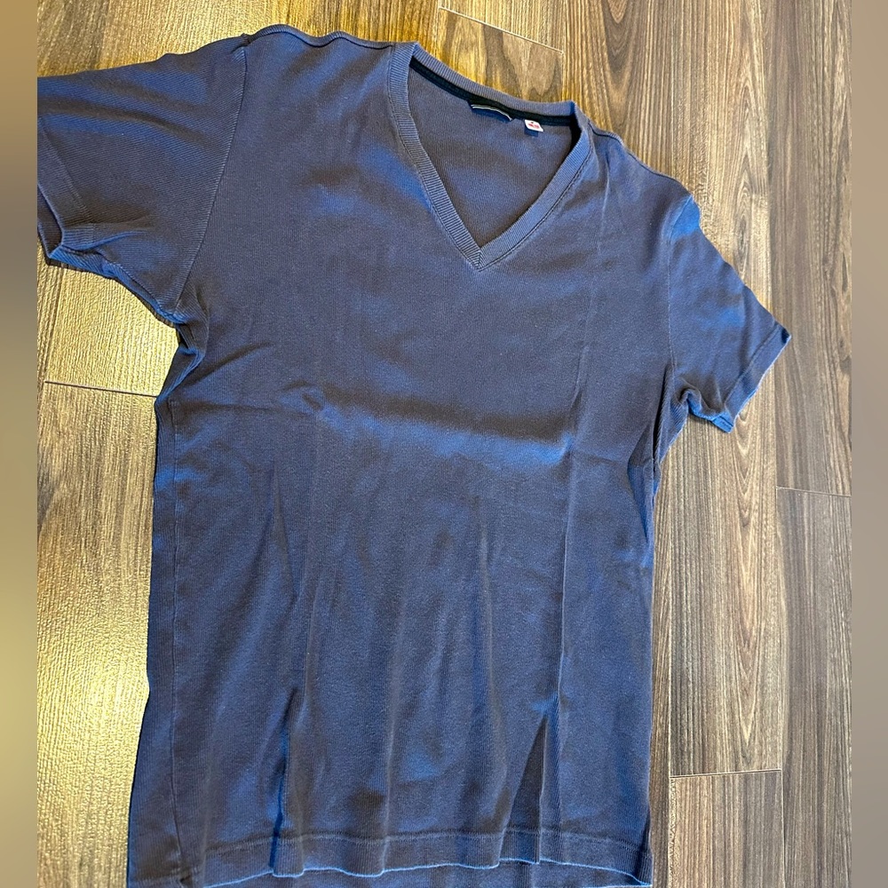 Uniqlo men’s T-shirt, grey  size medium